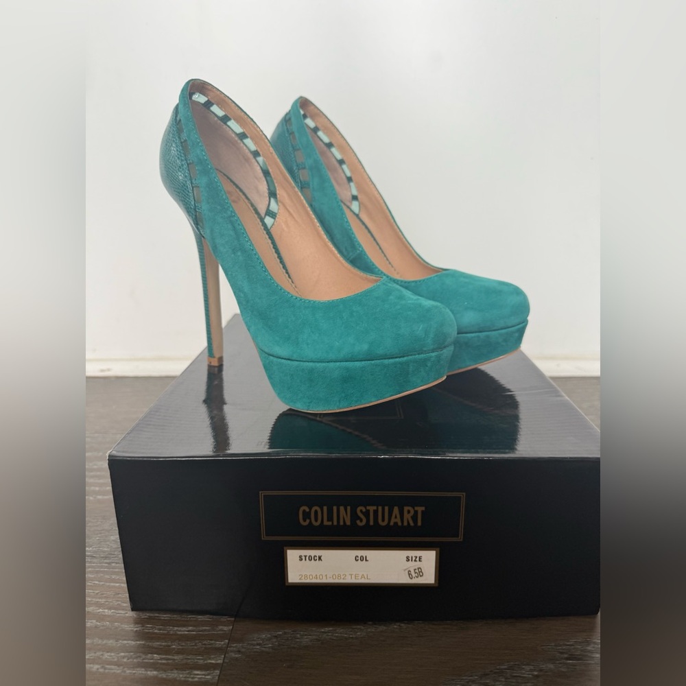 Colin Stewart Teal Suede & Patent Leather Heels